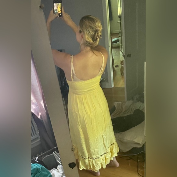 High low dress - Picture 2 of 3